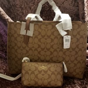 Coach Large Avenue Signature Carryall